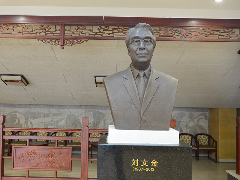 劉文金像，鑄銅，安放地點(diǎn)：中央民族樂(lè)團(tuán) - 副本.JPG